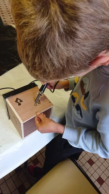 Instruments de musique en bois, image 1