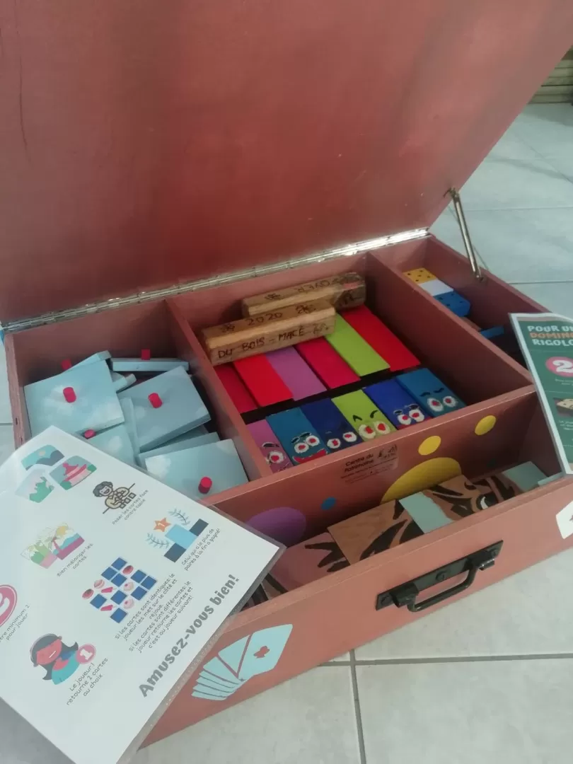 l'Association Sévigné et leur mallette de jeux transportable!, image 1