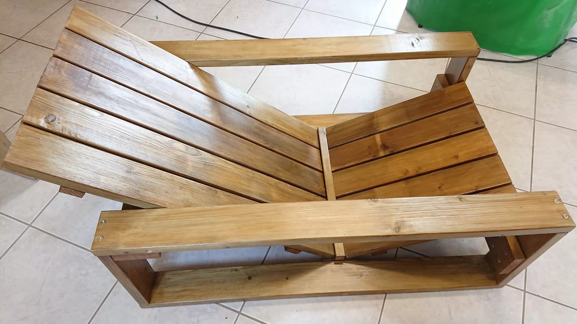 Une table basse et un transat pour les Apprentis d'Auteuil, image 1