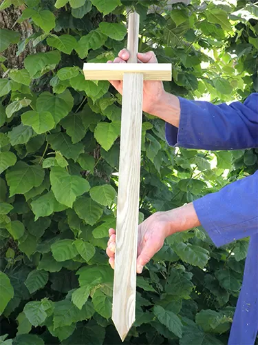 Une épee en bois, image 1