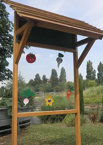 Structure bois avec panneau intégré, image 1